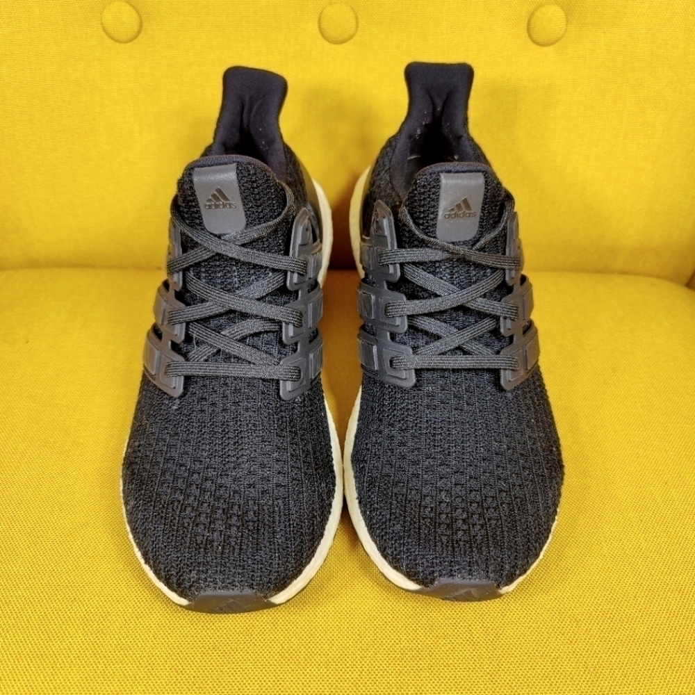 ADIDAS Ultraboost 4.0 DNA Black White Knit Sneakers Men's Shoe Size 8